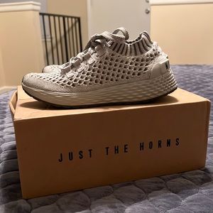 Women’s no bull  diamond knit runners